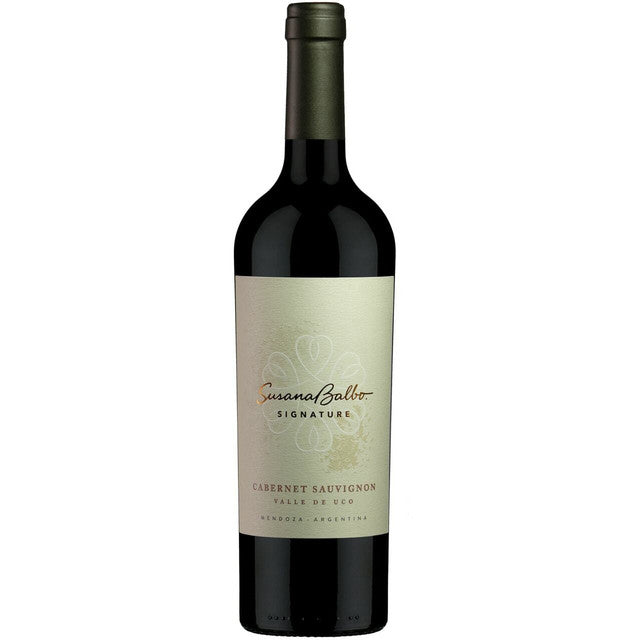 Deep red color. This wine displays vibrant aromas of blueberries, notes of baking spice and pepper, with floral and spicy notes. The acidity is intense and balanced.