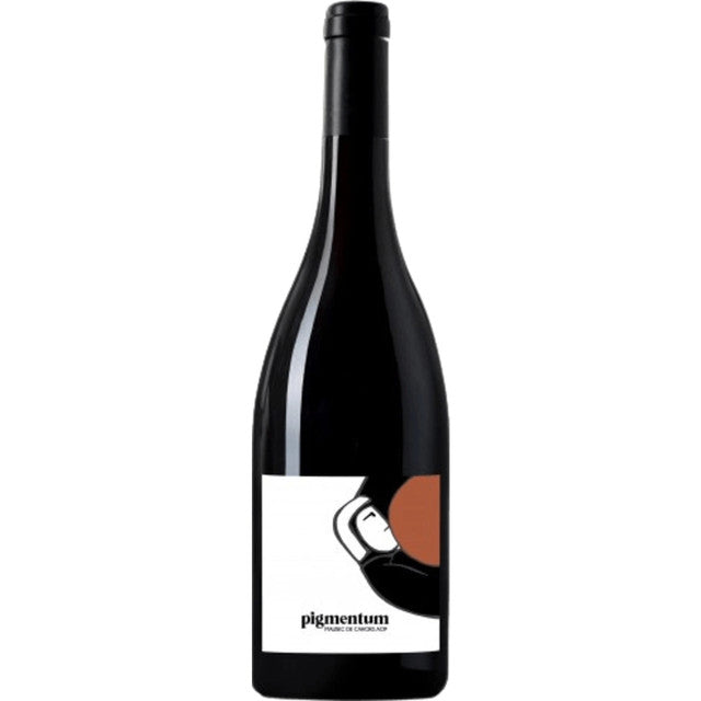 A rich red Malbec emitting flavours of raspberry, blackcurrant and blackberry.